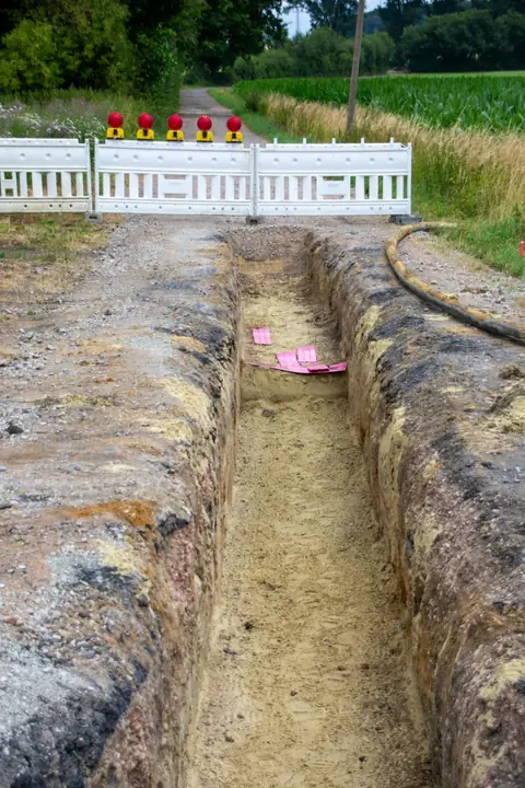 Zanja abierta para la construcción de un drenaje